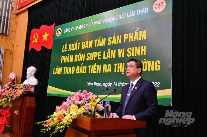 Xuất bán lô phân bón tích hợp hữu cơ và vô cơ đầu tiên ra thị trường Việt Nam