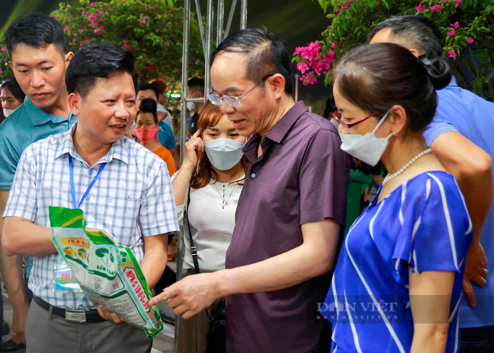 Nông dân ấn tượng với phân bón "3 nhành cọ xanh" tại Festival trái cây và sản phẩm OCOP Việt Nam