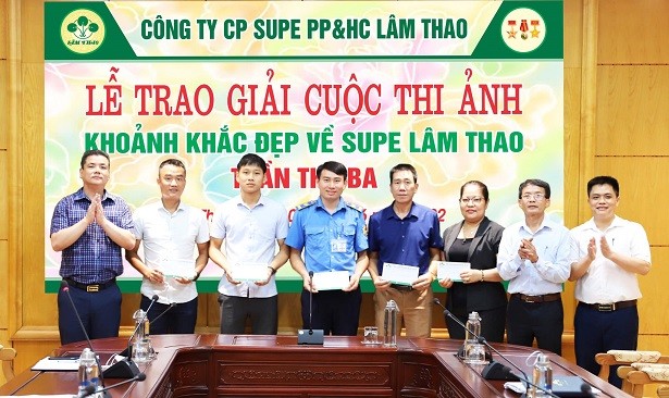 Trao giải Cuộc thi ảnh “Khoảnh khắc đẹp về Supe Lâm Thao” tuần thứ ba