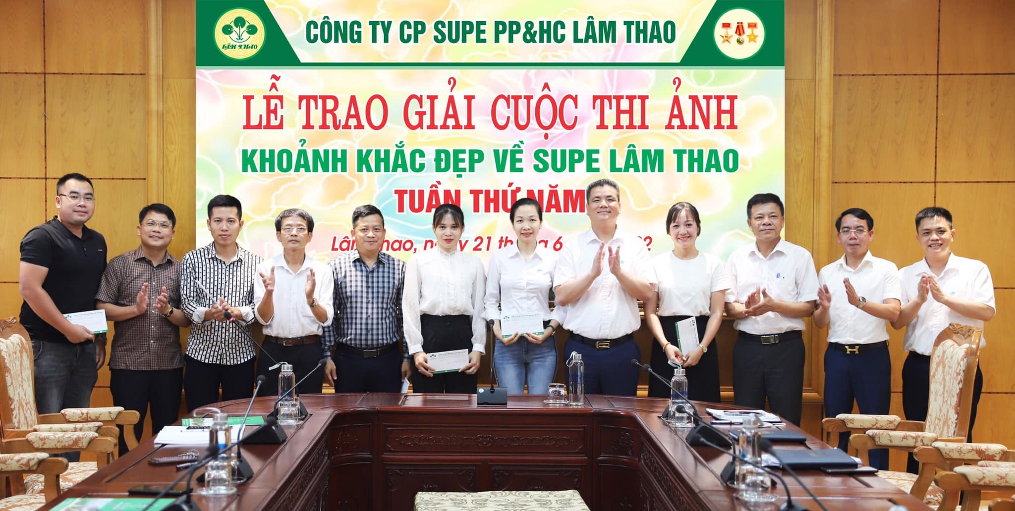 Trao giải Cuộc thi ảnh “Khoảnh khắc đẹp về Supe Lâm Thao” tuần thứ 5.