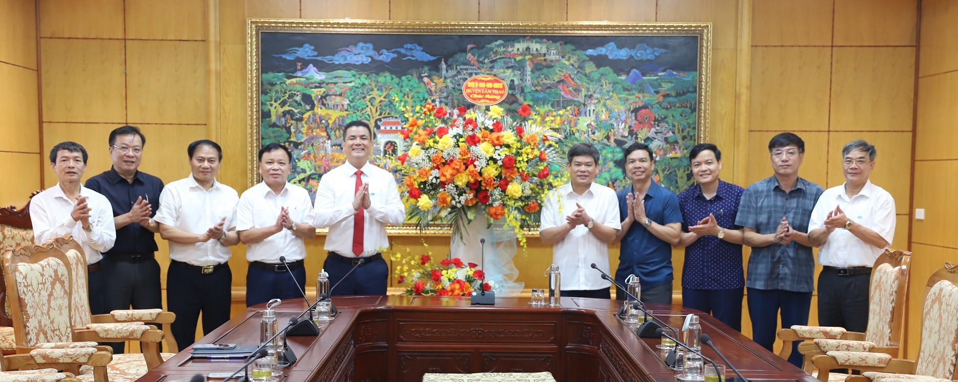 Lãnh đạo huyện Lâm Thao thăm, chúc mừng Công ty