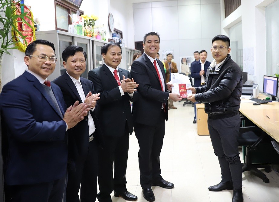 Supe Lâm Thao mở hàng xuất bán trên 2.000 tấn sản phẩm trong ngày đầu năm mới 2023