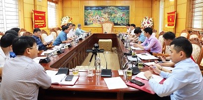 Đoàn cán bộ thị trấn Hùng Sơn, huyện Lâm Thao (Phú Thọ) đến thăm và làm việc tại Công ty