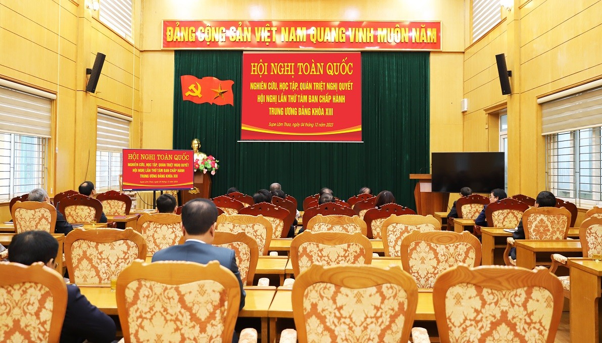 Đảng bộ Supe Lâm Thao tham gia nghiên cứu, học tập, quán triệt Nghị quyết Hội nghị lần thứ tám Ban Chấp hành Trung ương Đảng khóa XIII