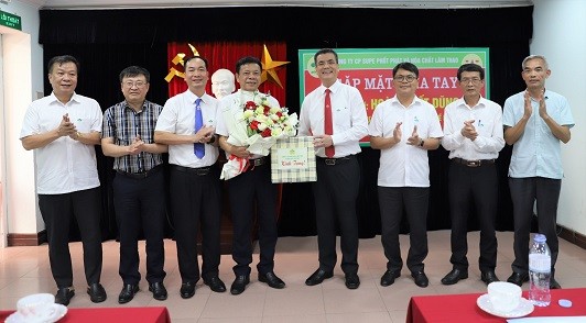 GẶP MẶT, CHIA TAY ĐỒNG CHÍ HOÀNG VIẾT DŨNG, NGUYÊN PHÓ BÍ THƯ THƯỜNG TRỰC ĐẢNG UỶ CÔNG TY VỀ NGHỈ CHẾ ĐỘ