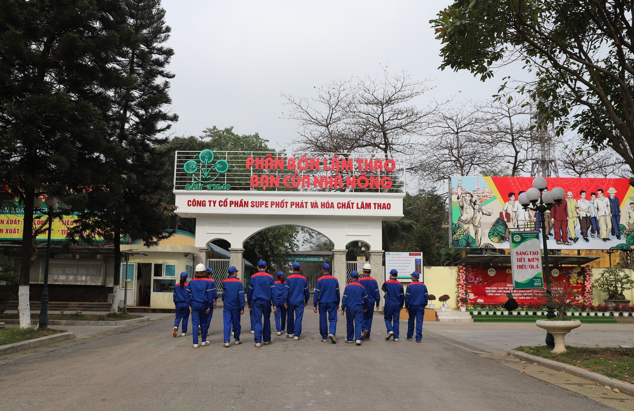 CÔNG TY CP SUPE PHỐT PHÁT VÀ HÓA CHẤT LÂM THAO: 63 NĂM TIÊN PHONG ĐỔI MỚI, SÁNG TẠO VÀ PHÁT TRIỂN
