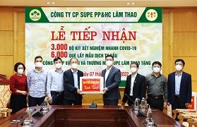 Tiếp nhận 3.000 bộ kit xét nghiệm nhanh và 6.000 que lấy mẫu dịch tỵ hầu