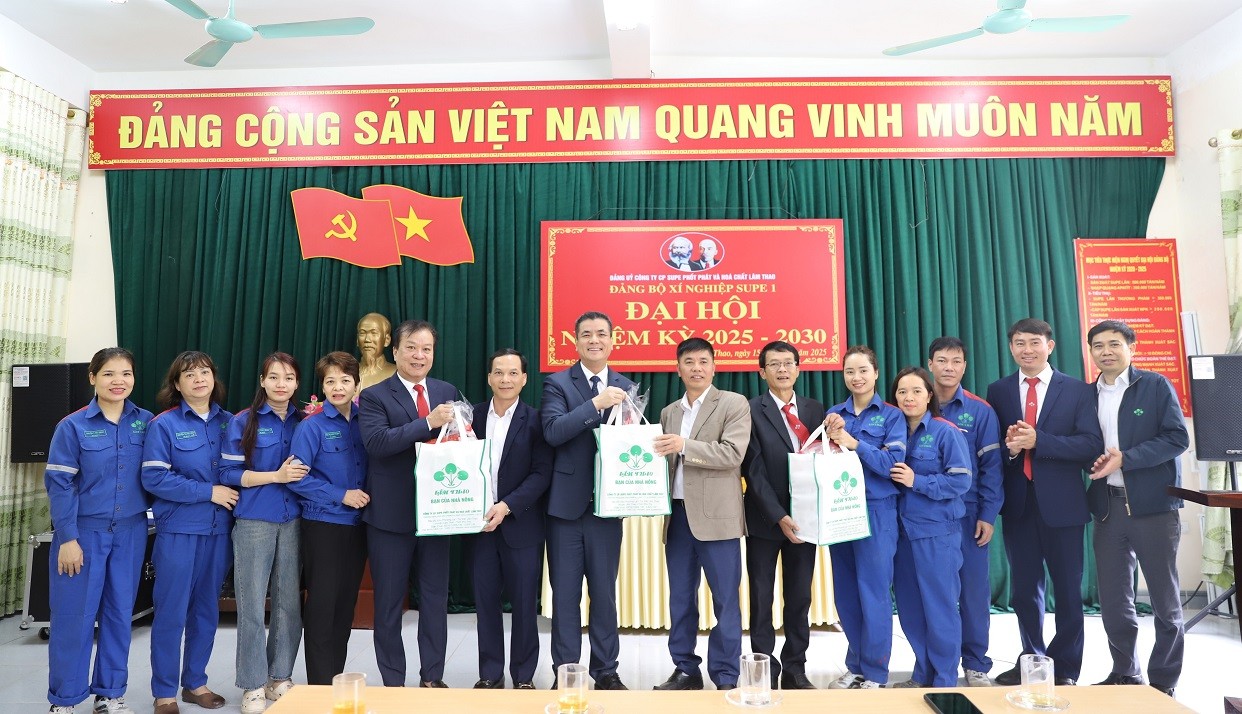 LÃNH ĐẠO CÔNG TY THĂM, CHÚC TẾT CÁC ĐƠN VỊ TRONG CÔNG TY